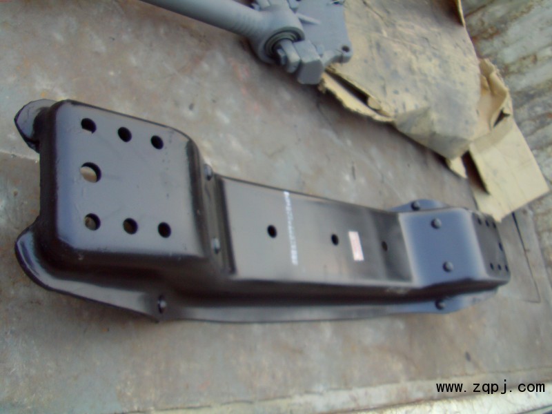 ,F3000加強(qiáng)型鞍型橫梁,濟(jì)南泉卡動(dòng)力汽車(chē)配件有限公司