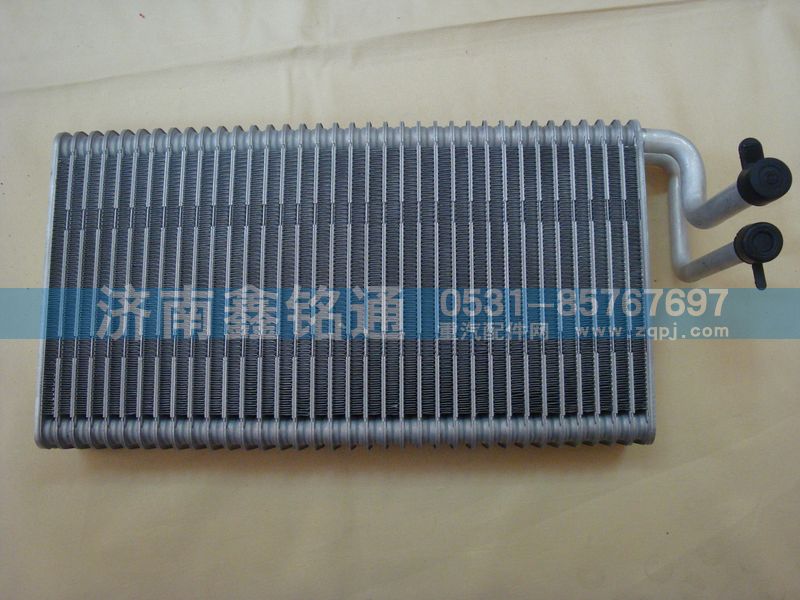 重汽豪沃壓板新款蒸發(fā)器蒸發(fā)箱/