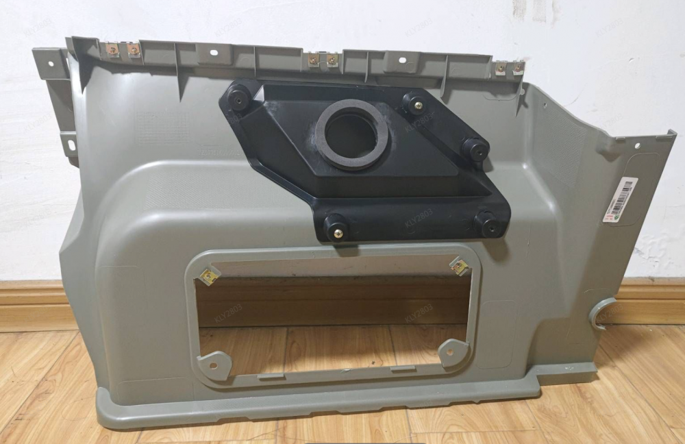 中國重汽豪沃NJ工作臺配件WG1771160083/WG1771160083工作臺下護(hù)板